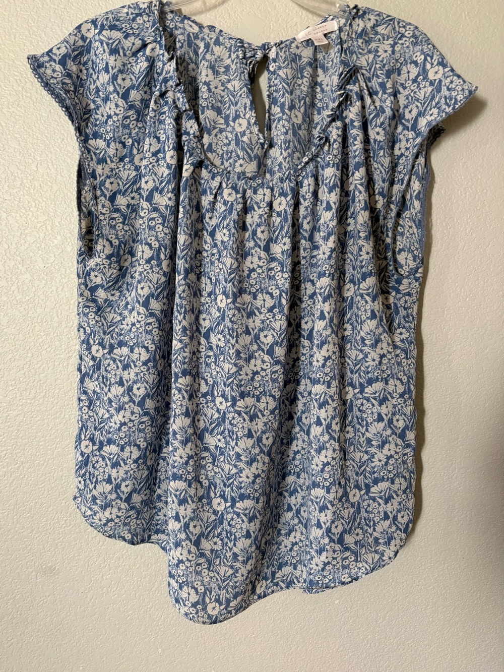 Lauren Conrad Blue Floral Cap-Sleeve Women’s Top sz XXL